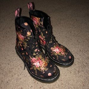 🌷 Floral Dr. Martens 🌷